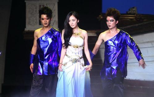 娱乐圈吃瓜一日游,一日吃瓜之旅,带你领略明星幕后生活